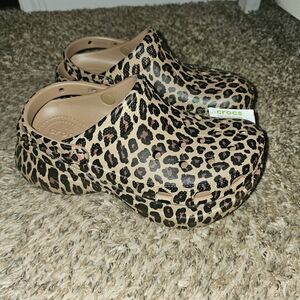 Crocs Women's Leopard Print Clogs - Tan